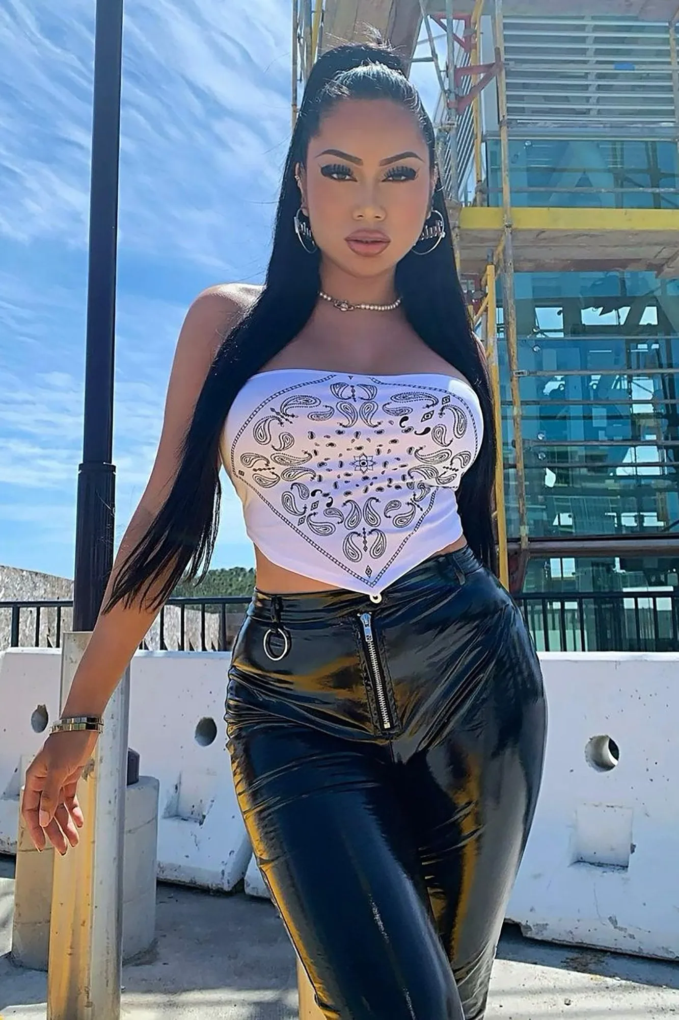 Baddie From The Block Top - White/Black