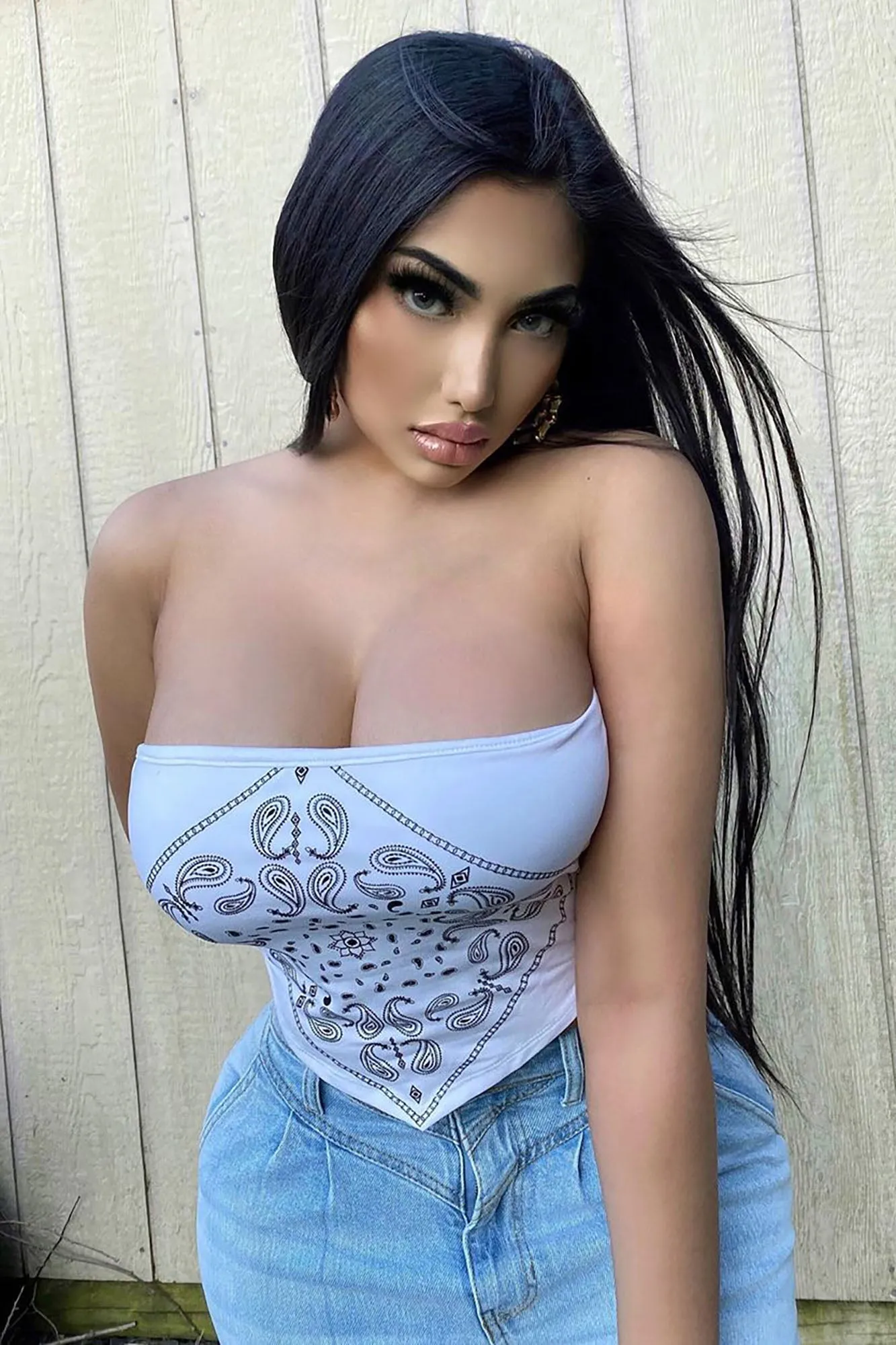 Baddie From The Block Top - White/Black