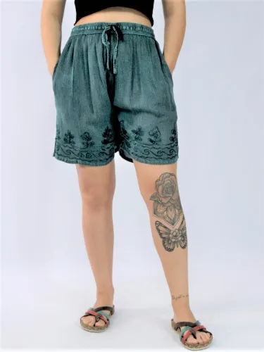 Embroidered Bermuda