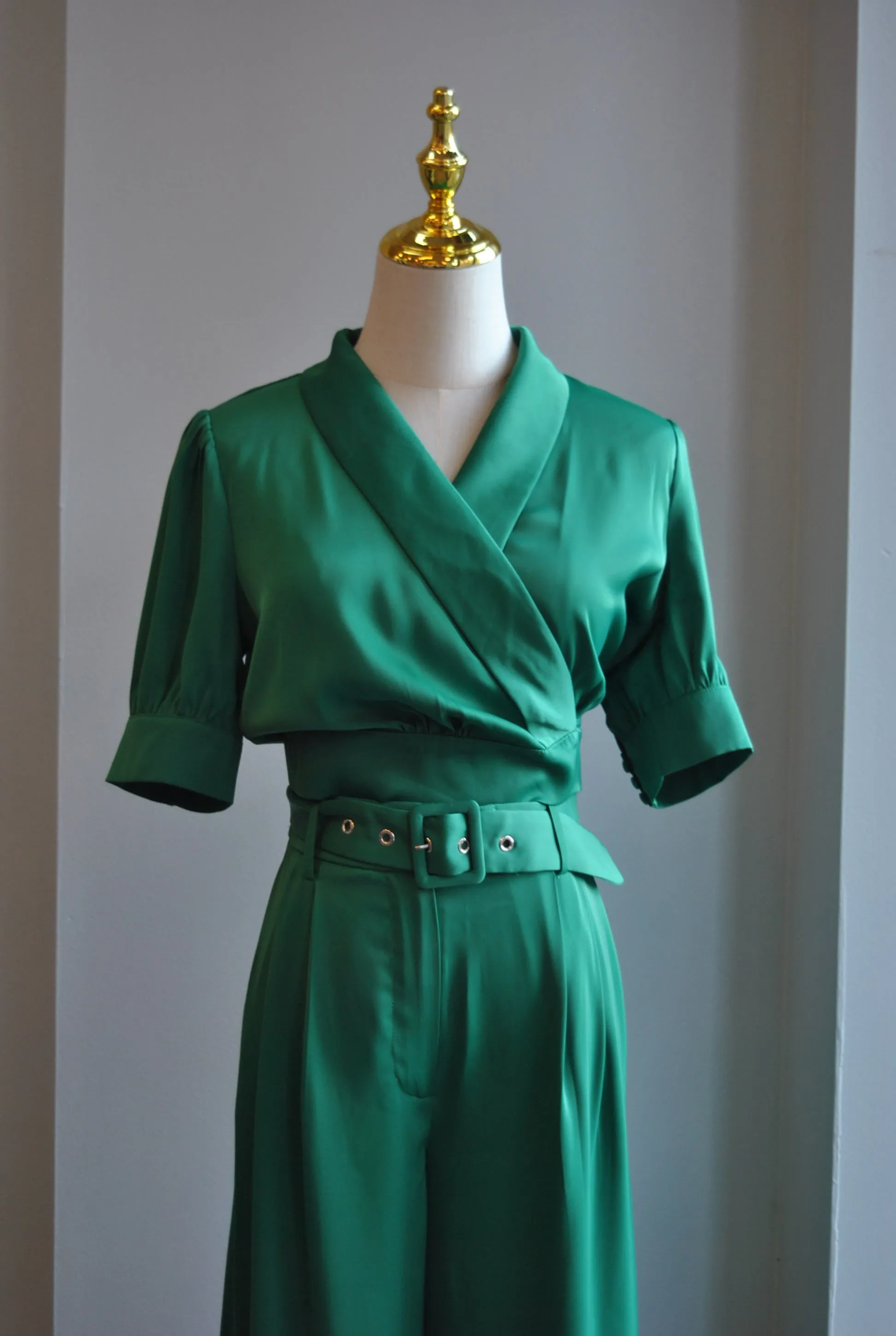 EMERALD GREEN SET OF PALAZZO PANTS AND CROPPED WRAP TOP