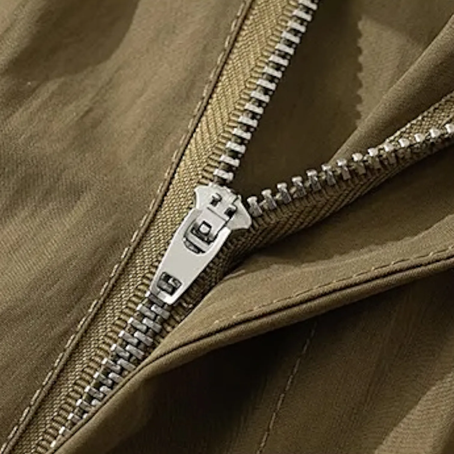 Hiking short with mesh pocket and belt