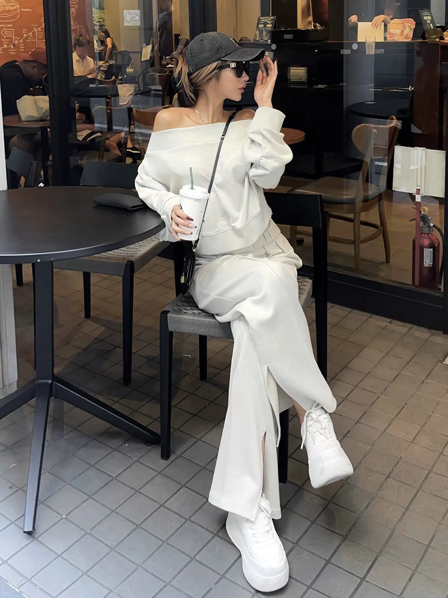 Logo off-shoulder sweat tops