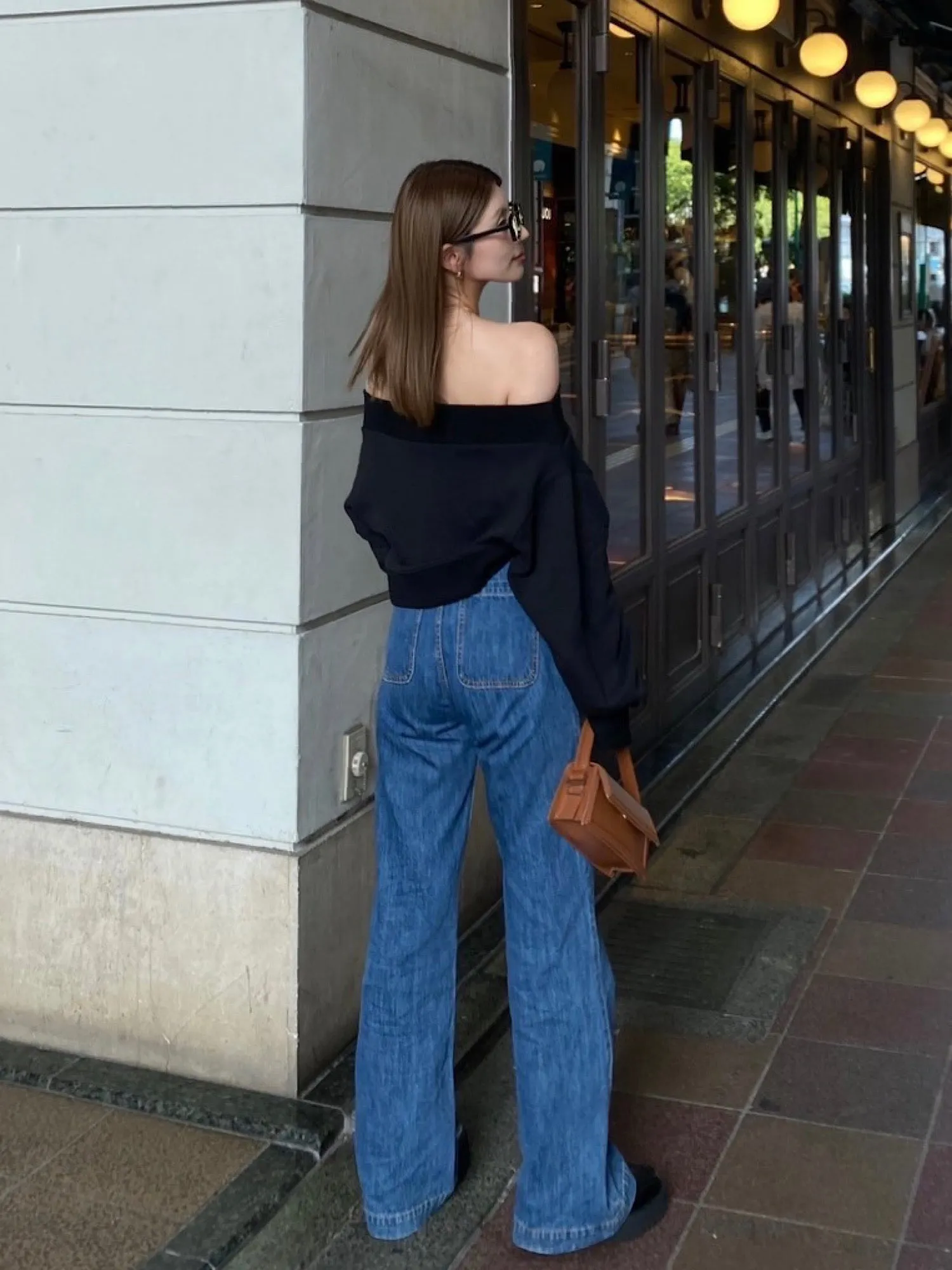 Logo off-shoulder sweat tops