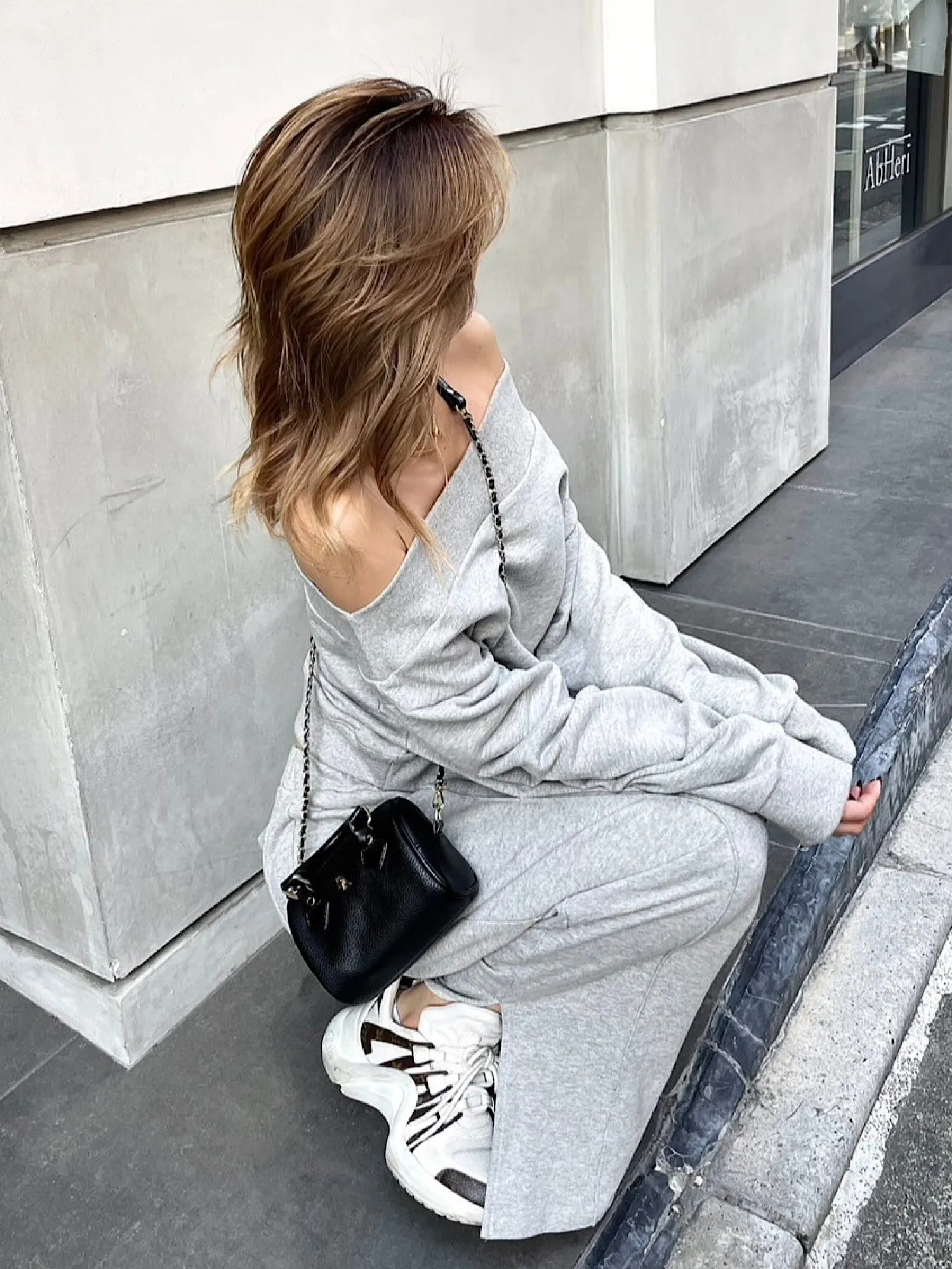 Logo off-shoulder sweat tops