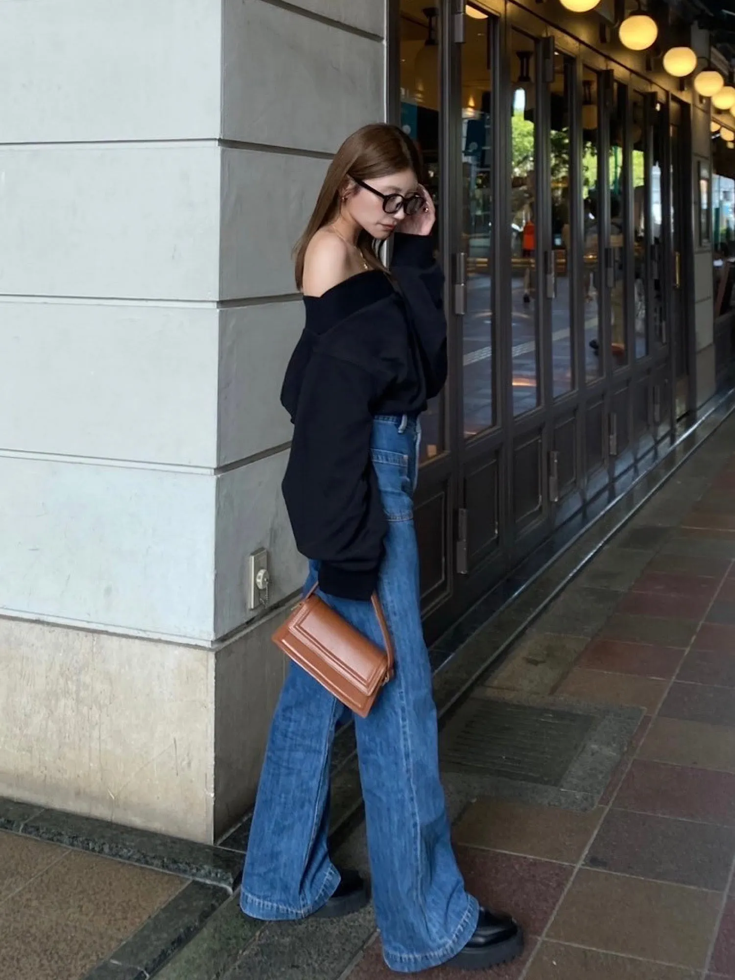 Logo off-shoulder sweat tops