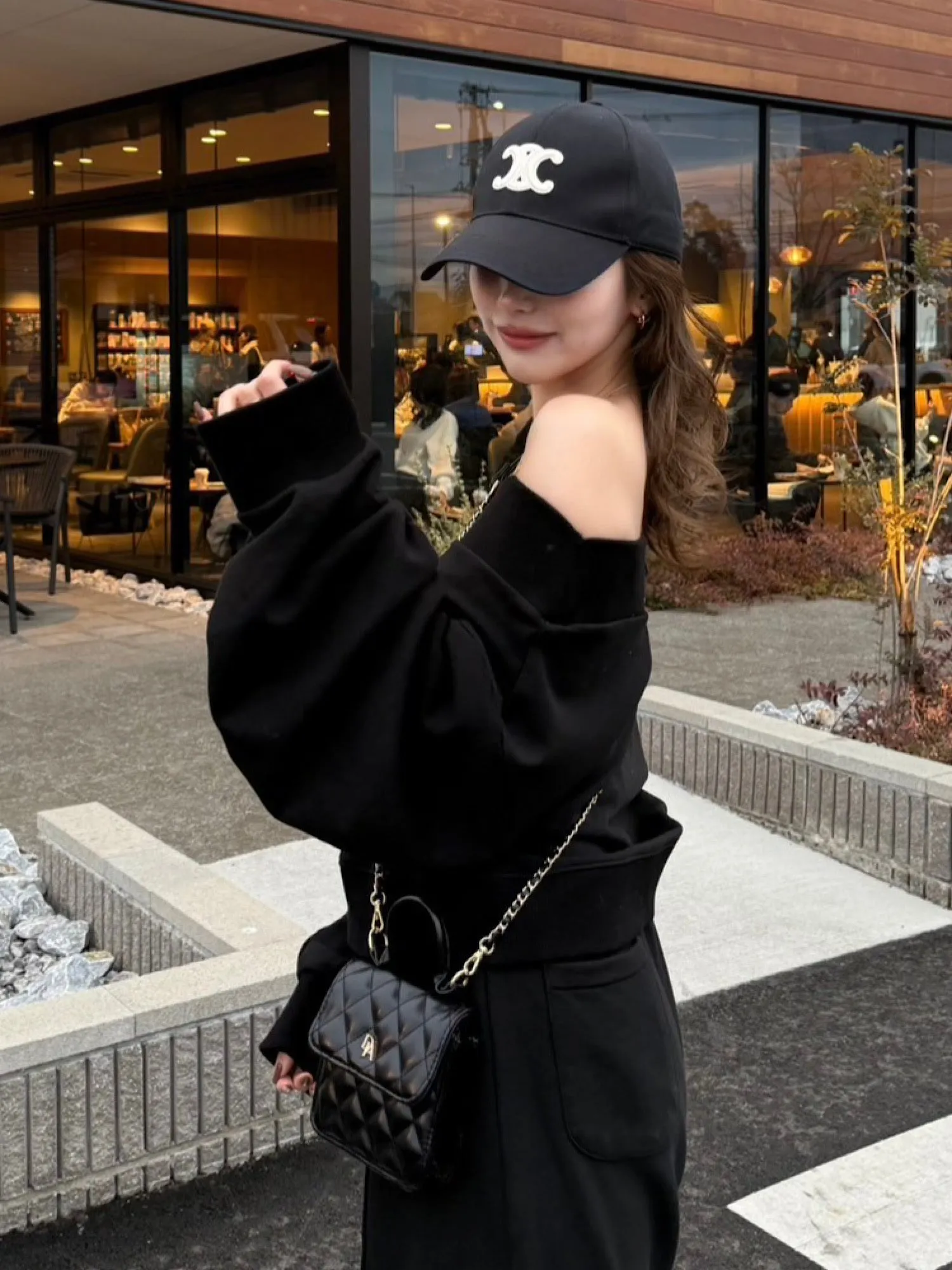 Logo off-shoulder sweat tops