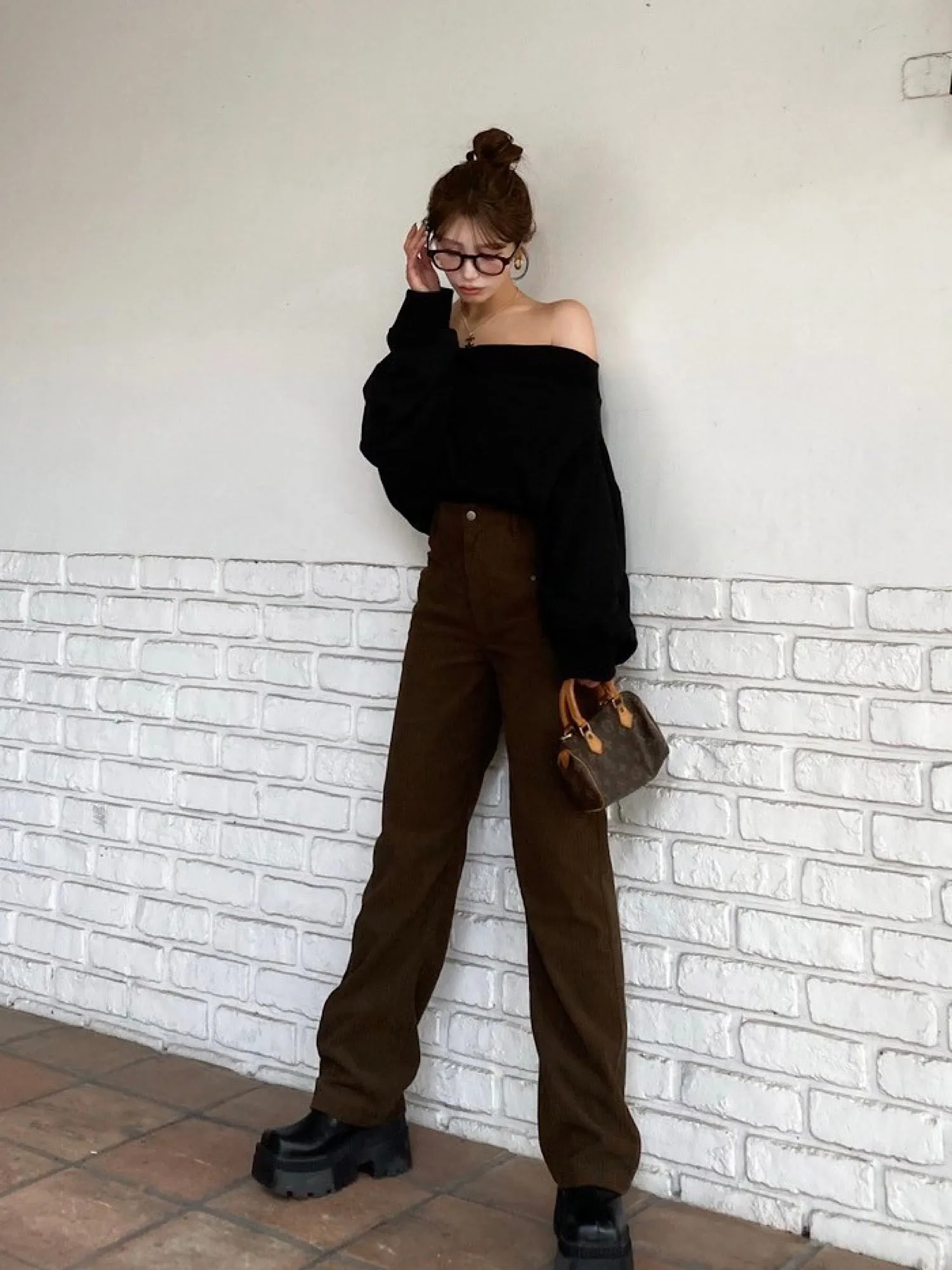 Logo off-shoulder sweat tops