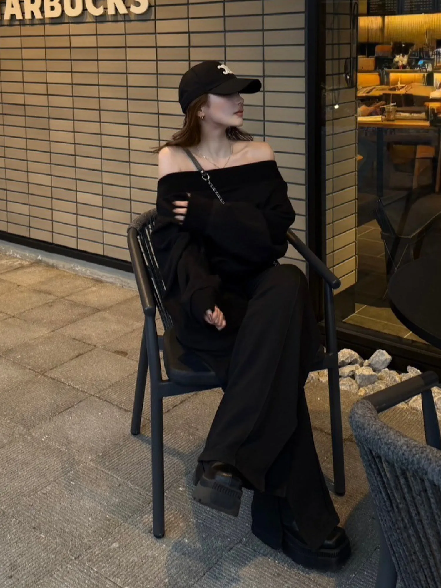 Logo off-shoulder sweat tops