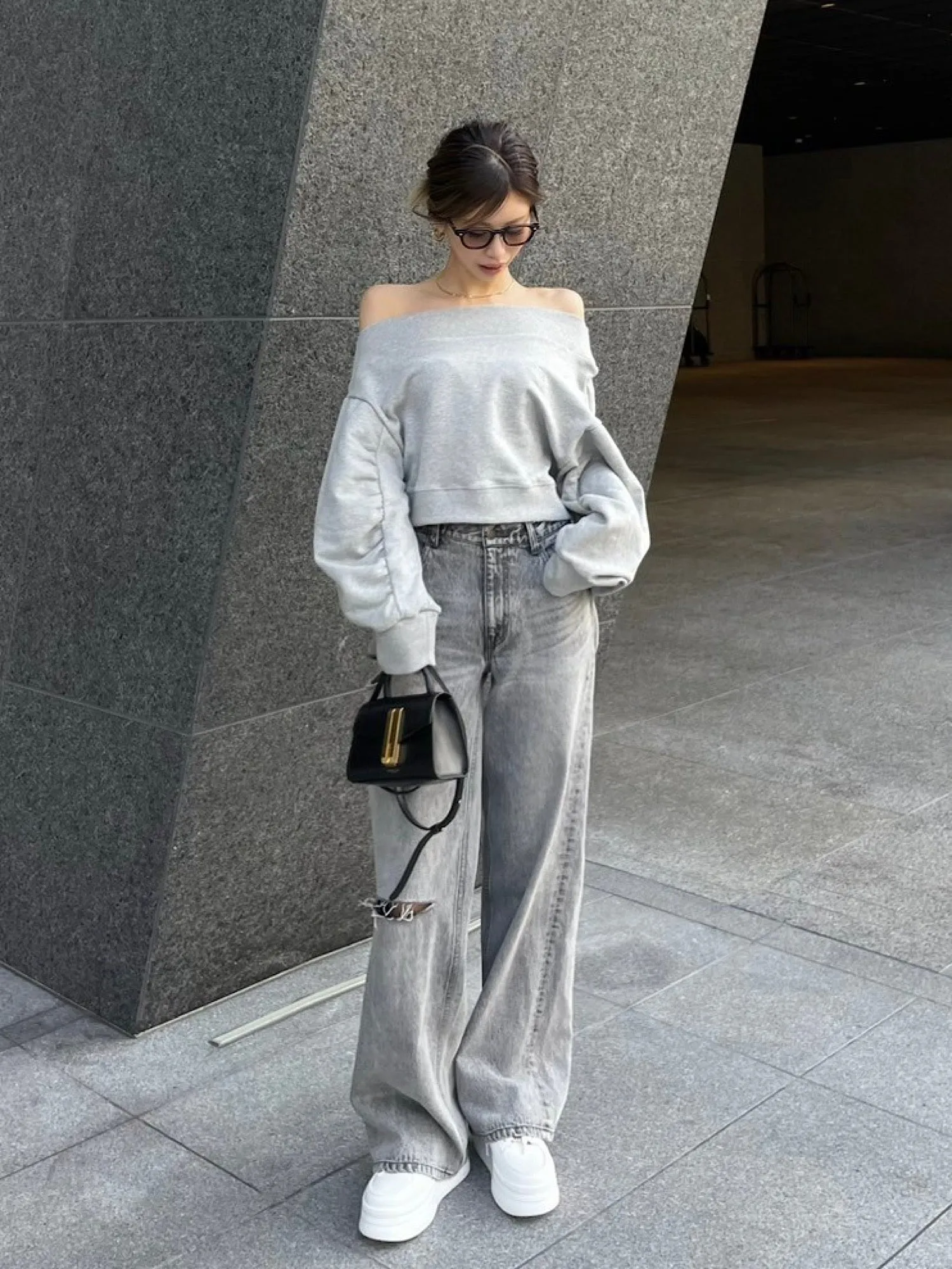 Logo off-shoulder sweat tops