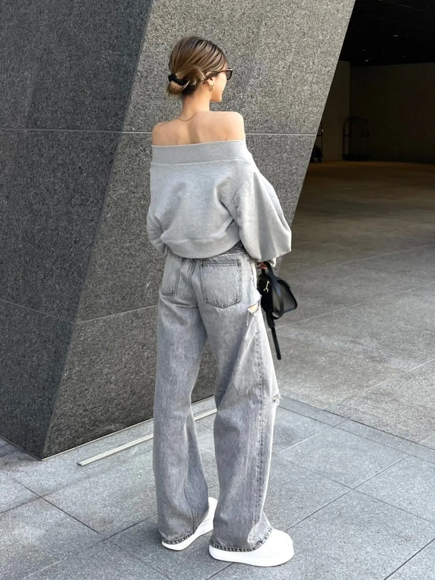 Logo off-shoulder sweat tops