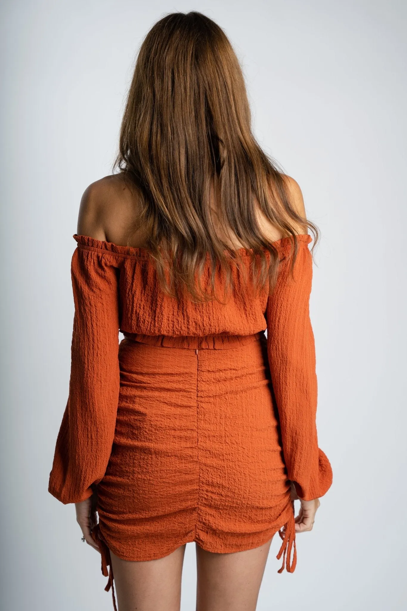 Off shoulder long sleeve crop top rust