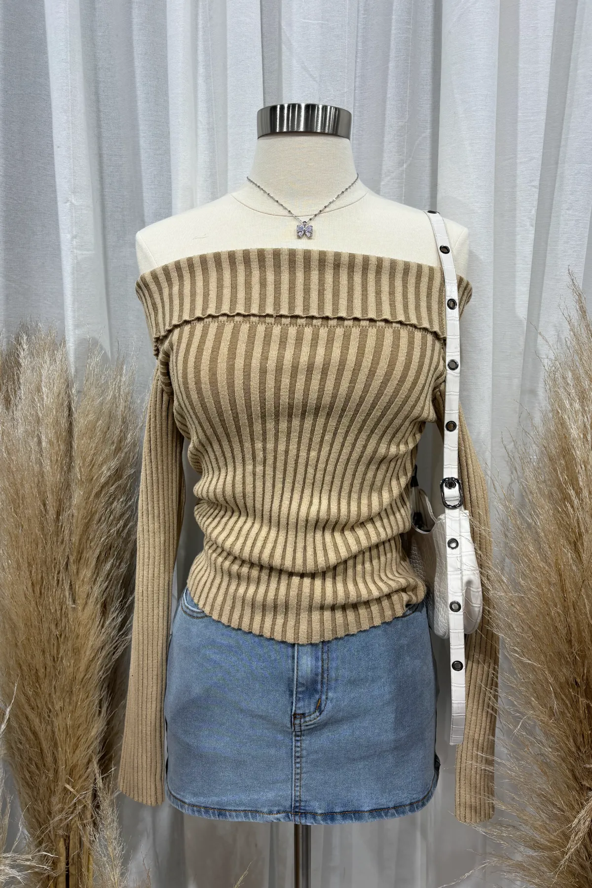 Robles Off Shoulder Long Sleeve Top (Taupe Brown)