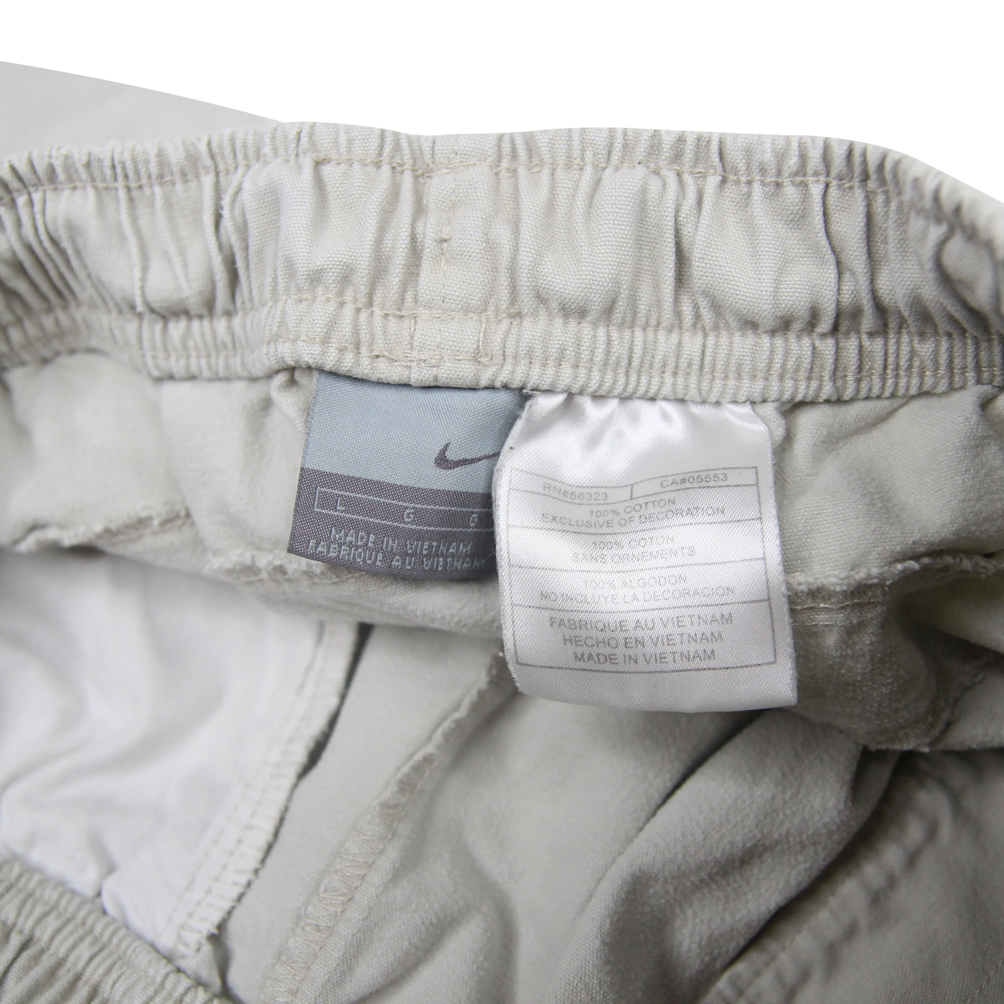 Vintage Nike Small Swoosh Cargo Shorts - L