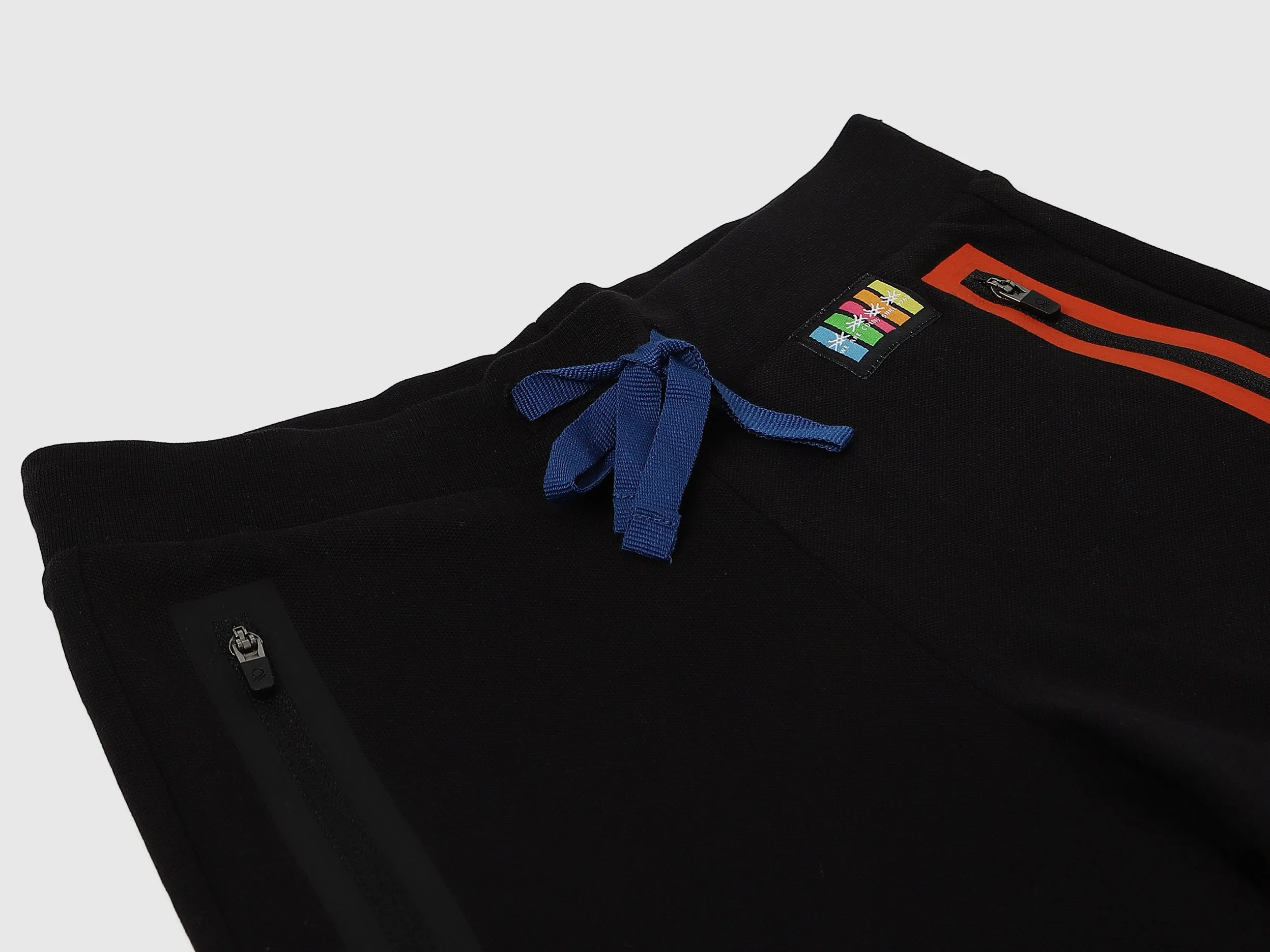 Zipper Detail Regular Fit Shorts