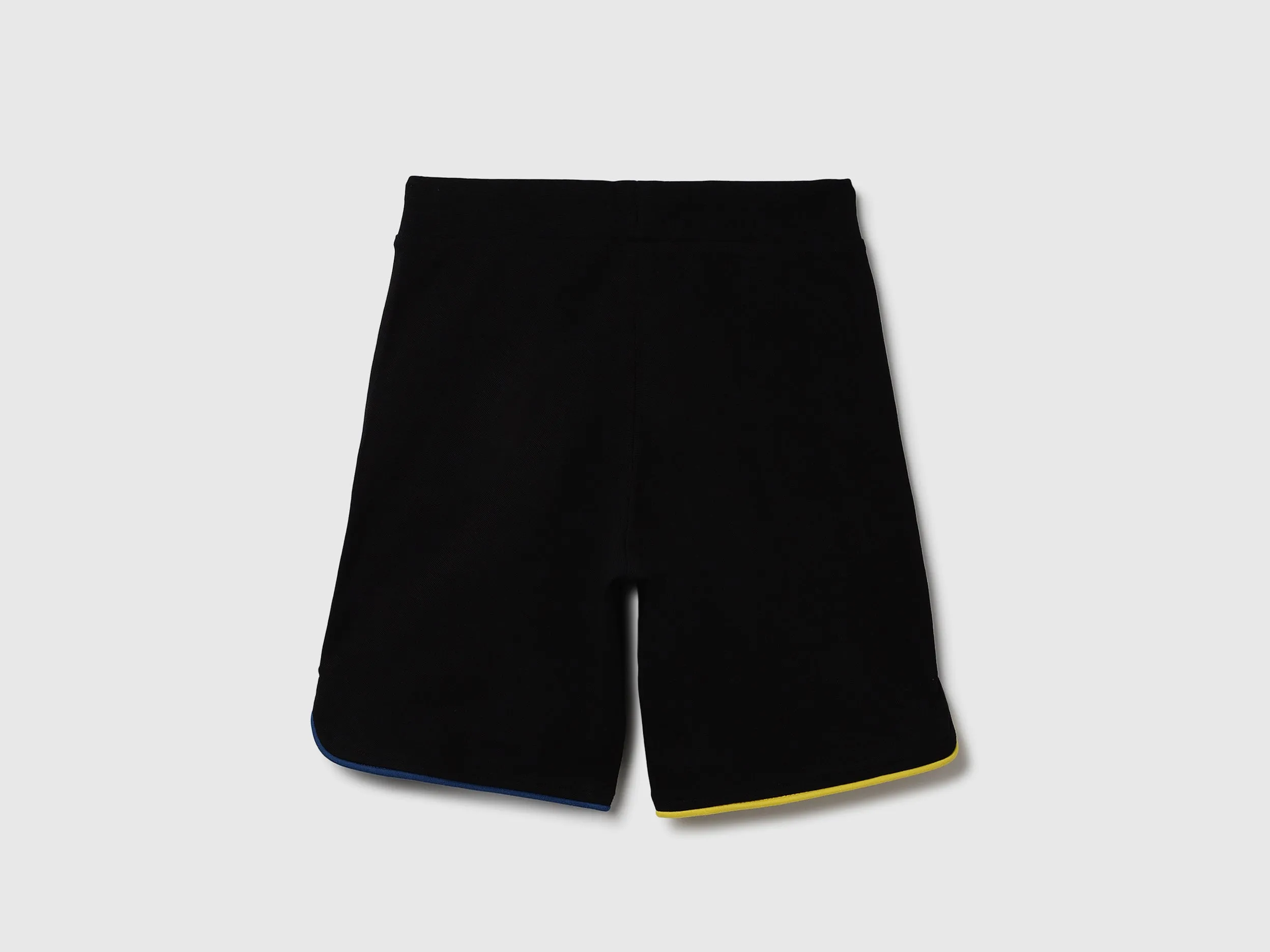 Zipper Detail Regular Fit Shorts