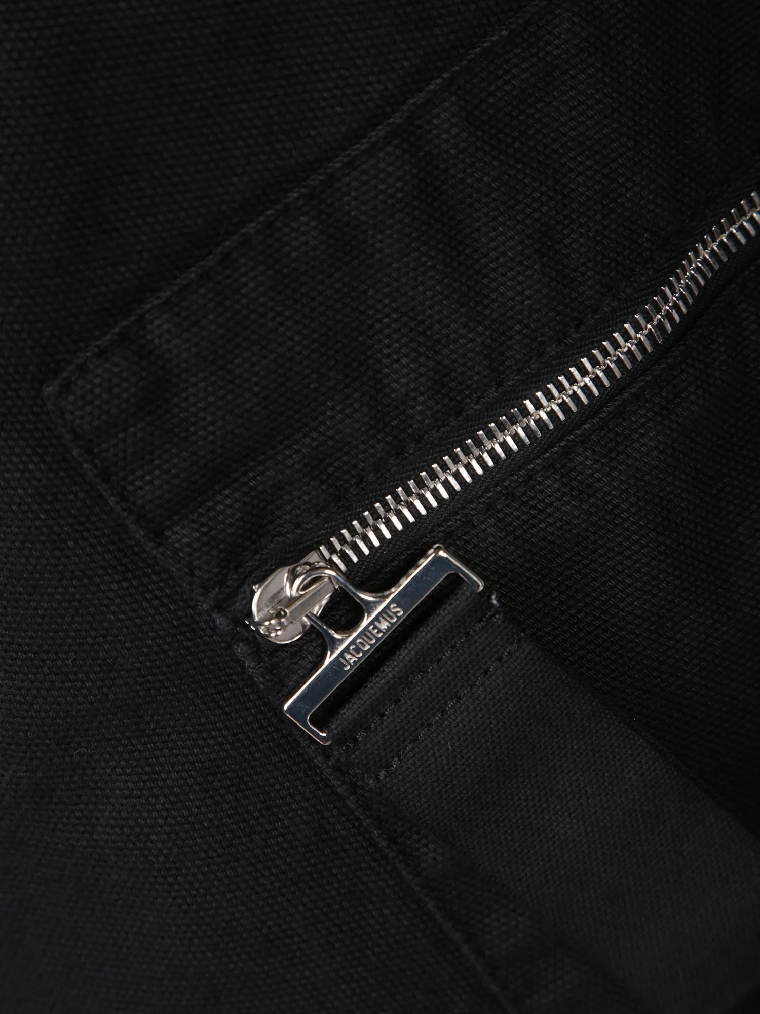 Zippered brown bermuda short